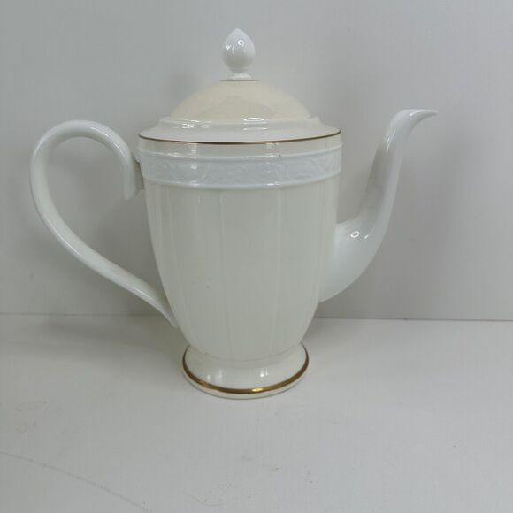 Villeroy & Boch Germany IVOIRE Chateau Collection Creamer and Sugar - Picture 9 of 9